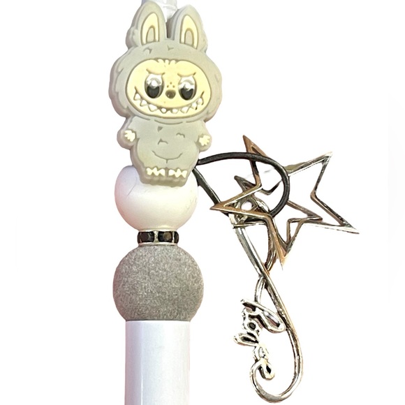 Handcrafted Labubu gray and white beaded pen - Picture 2 of 3